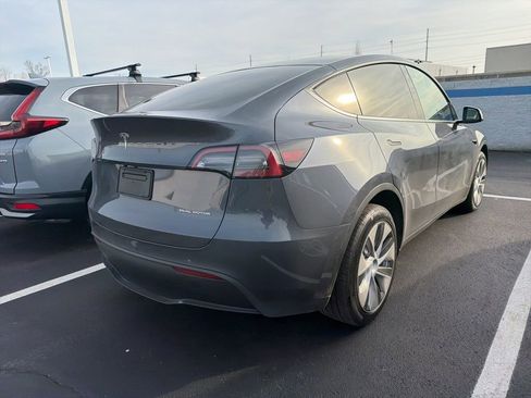 Used 2023 Tesla Model Y Long Range image 3