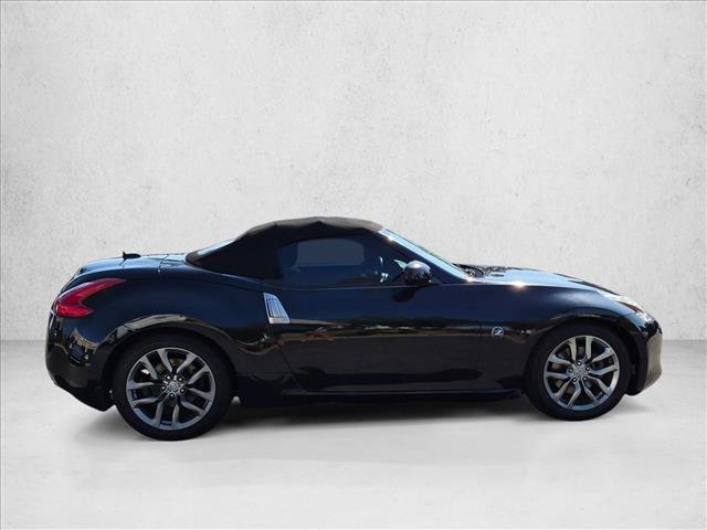 Used 2011 Nissan 370Z Roadster RWD image 4