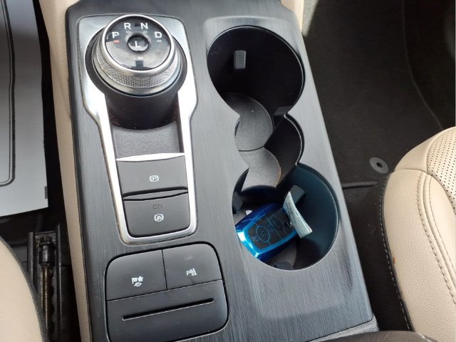 Used 2022 Ford Escape Titanium FWD image 20