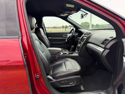 Used 2018 Ford Explorer Sport AWD/4WD image 11