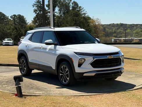 Used 2025 Chevrolet TrailBlazer LT image 9