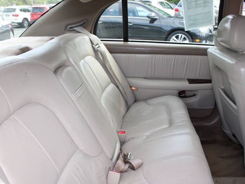 Used 2004 Buick Park Avenue FWD image 16