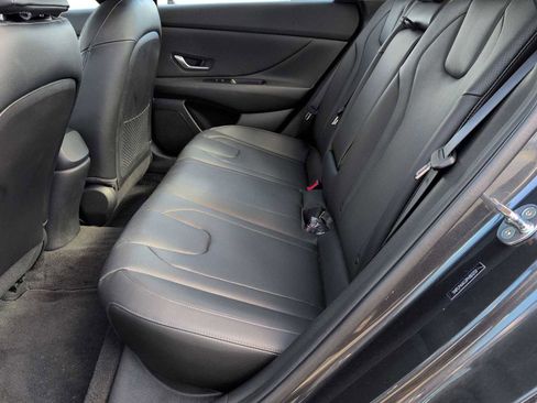 Used 2023 Hyundai Elantra Limited image 19