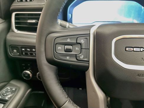 Used 2024 GMC Yukon Denali AWD/4WD image 11