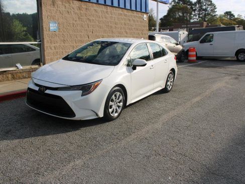 Used 2023 Toyota Corolla LE image 5
