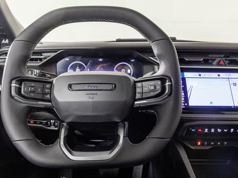New 2026 Jeep Cherokee Overland w/ Advanced Pro Tech Group AWD/4WD image 32