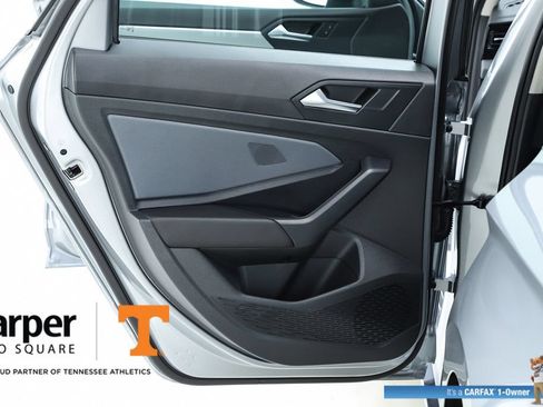 Used 2025 Volkswagen Jetta SE w/ Sunroof Package FWD image 17
