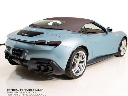Certified 2025 Ferrari Roma Spider RWD image 22