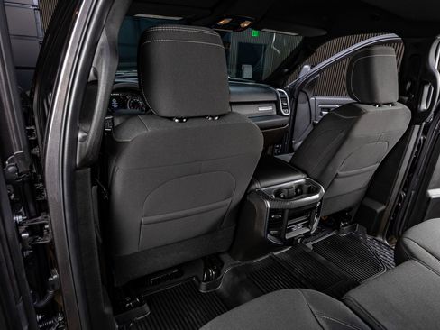 Used 2025 RAM 3500 Big Horn image 34