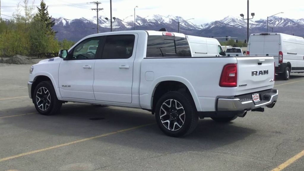 Used 2025 RAM 1500 Laramie AWD/4WD image 6
