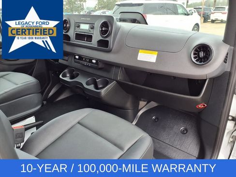 Used 2025 Mercedes-Benz Sprinter 2500 image 28