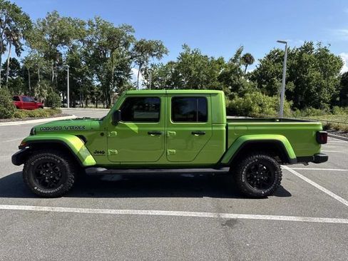 Used 2025 Jeep Gladiator Sport AWD/4WD image 6
