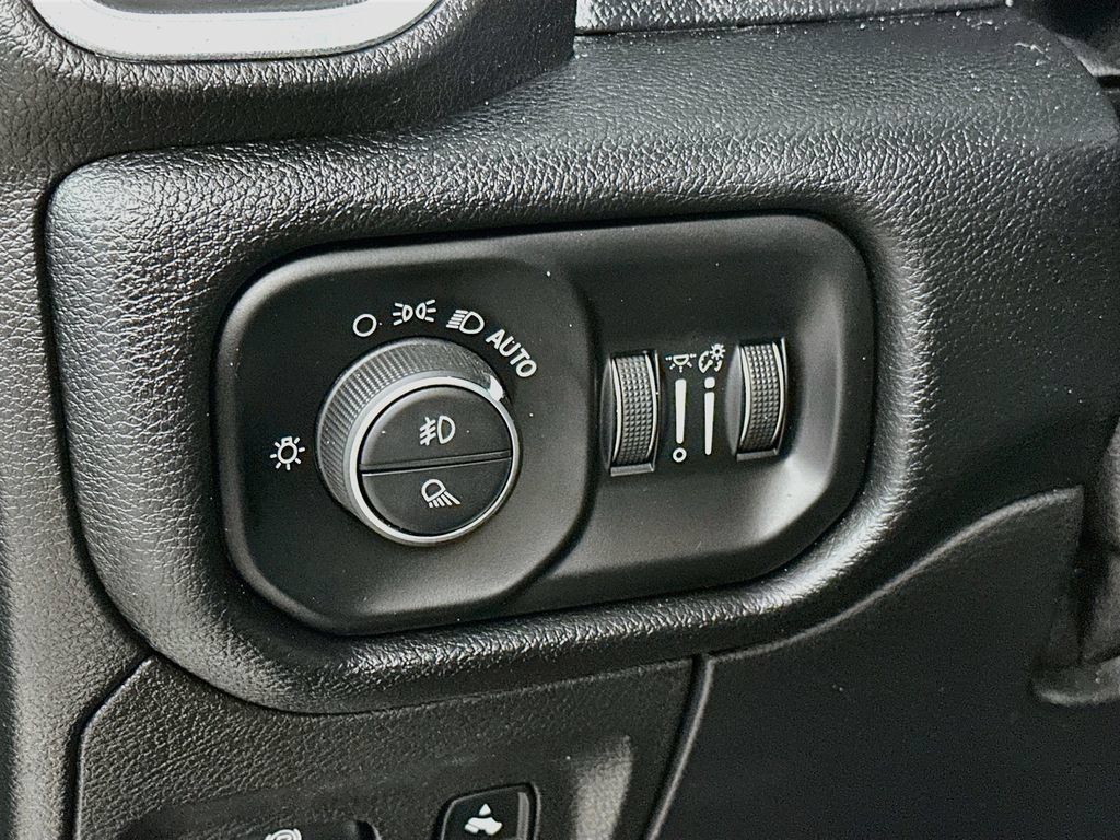 Certified 2019 RAM 1500 Big Horn AWD/4WD image 16