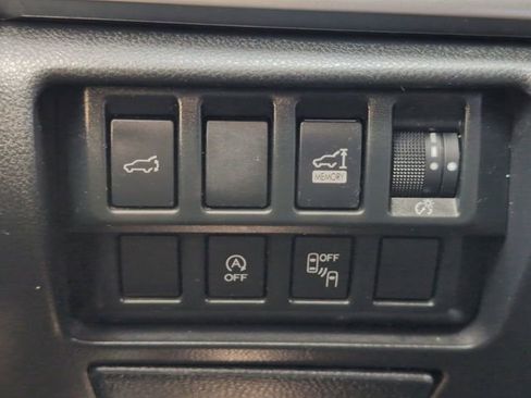 Used 2020 Subaru Forester Premium AWD/4WD image 17