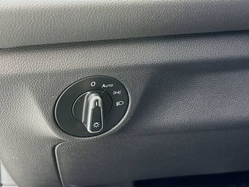 Certified 2025 Volkswagen Jetta S FWD image 11