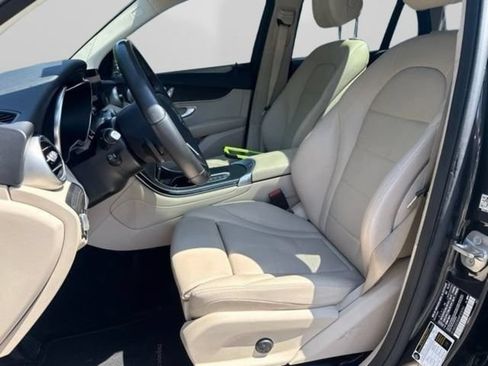Used 2021 Mercedes-Benz GLC 300 image 11