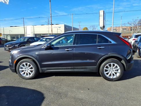 Certified 2023 Cadillac XT4 Luxury w/ Cold Weather Package image 8