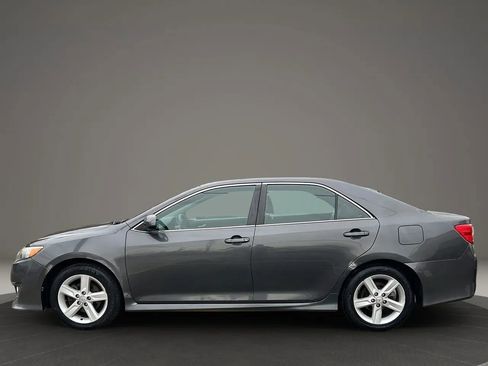 Used 2012 Toyota Camry XLE image 8