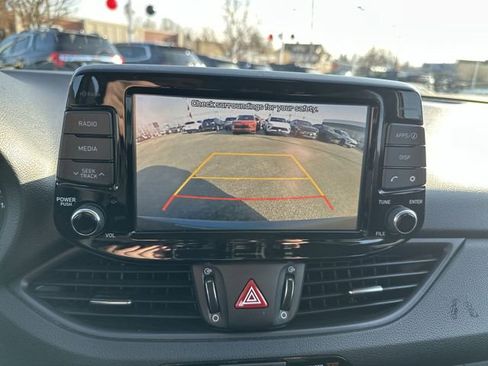 Used 2018 Hyundai Elantra GT image 25