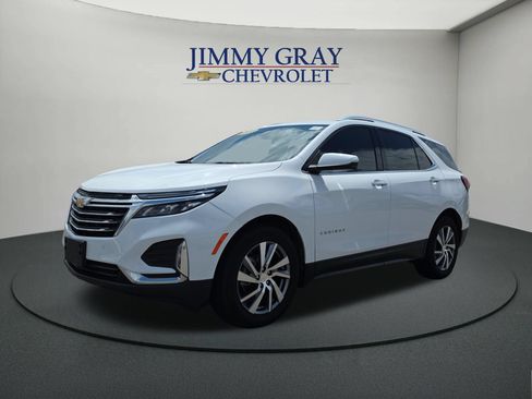 Used 2023 Chevrolet Equinox Premier FWD image 1