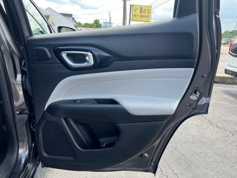 Used 2022 Jeep Compass Limited w/ Sun and Sound Group AWD/4WD image 47