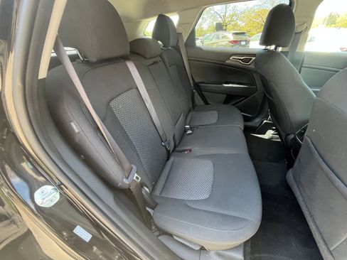 Used 2025 Kia Sportage LX image 36