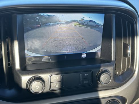 Used 2022 Chevrolet Colorado LT w/ Redline Special Edition image 26