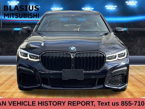 Used 2022 BMW 740i xDrive 740i xDrive w/ M Sport Package image 3