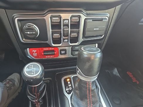 Used 2020 Jeep Wrangler Unlimited Rubicon w/ Steel Bumper Group image 17