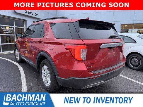 Used 2020 Ford Explorer XLT w/ Equipment Group 202A AWD/4WD image 4