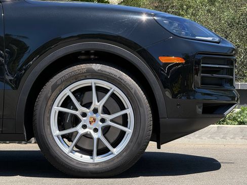 New 2025 Porsche Cayenne Coupe AWD/4WD image 12