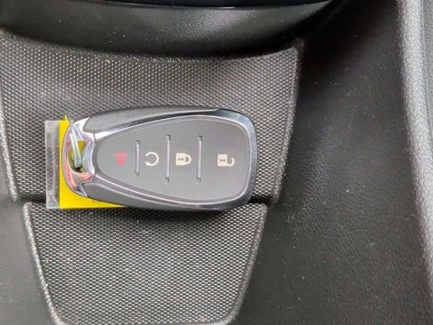 Used 2025 Chevrolet Trax LT FWD image 41