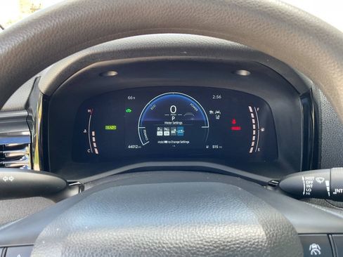 Used 2025 Toyota Camry LE FWD image 20
