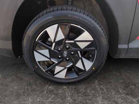 Used 2024 Hyundai Kona SEL AWD/4WD image 9