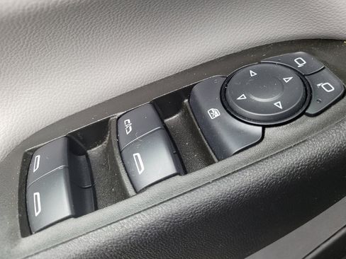 Used 2024 Chevrolet Equinox LS FWD image 27