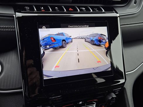 New 2026 Jeep Grand Cherokee L Laredo image 18