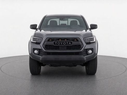 Used 2020 Toyota Tacoma SR5 RWD image 5