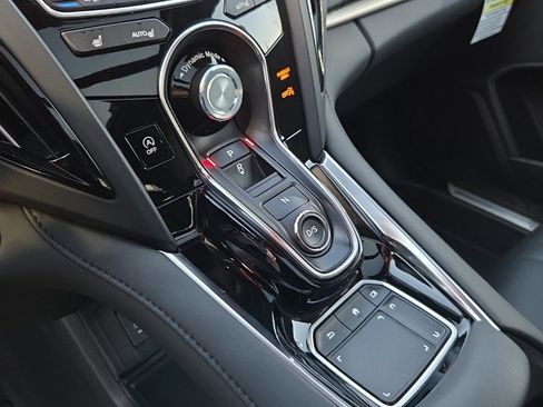 Used 2024 Acura RDX SH-AWD image 13