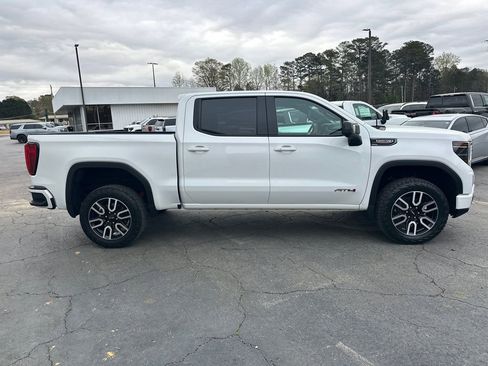 Used 2024 GMC Sierra 1500 AT4 w/ Technology Package AWD/4WD image 5