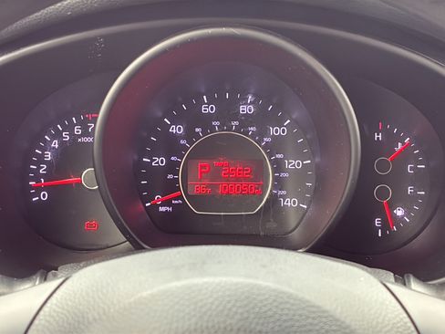 Used 2014 Kia Soul + FWD image 23