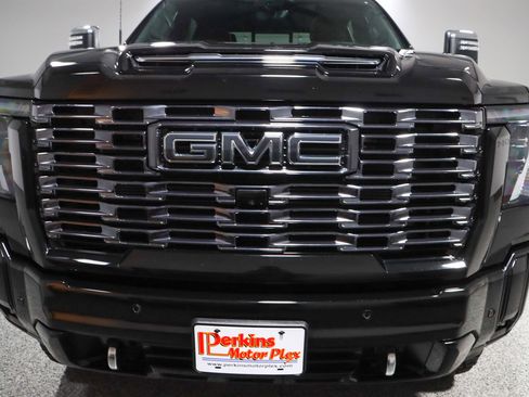 Used 2025 GMC Sierra 2500 Denali Ultimate w/ Max Trailering Package AWD/4WD image 5
