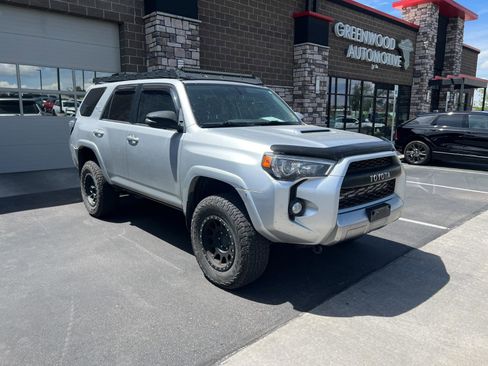 Used 2018 Toyota 4Runner TRD Off-Road Premium AWD/4WD image 1