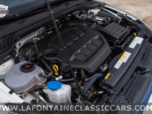 Used 2022 Volkswagen Golf R image 31