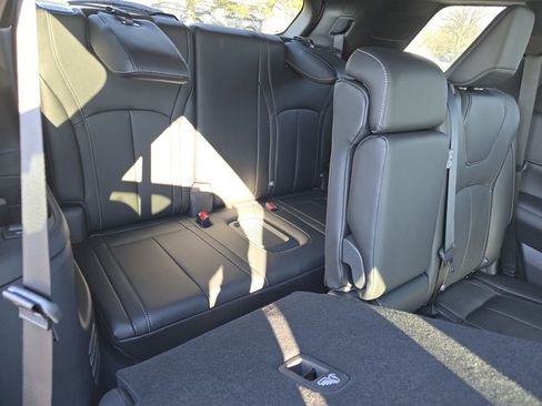 Certified 2025 INFINITI QX60 Luxe w/ Black Edition image 23