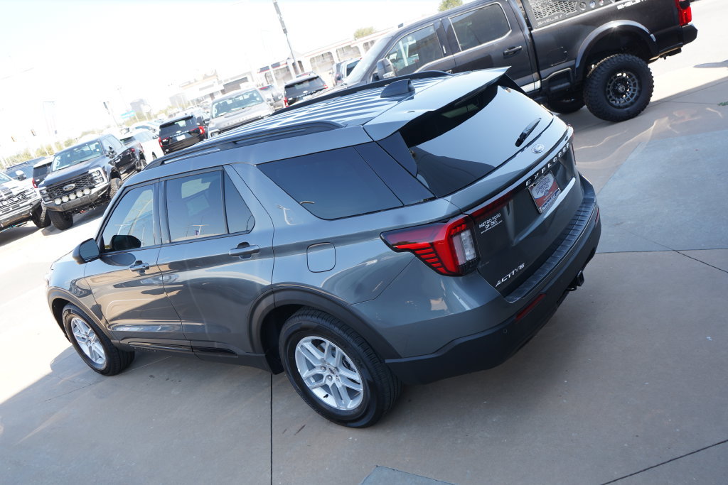New 2026 Ford Explorer Active RWD image 13