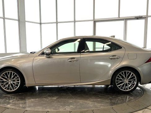 Used 2016 Lexus IS 300 AWD image 4