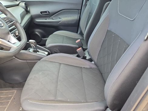 Used 2019 Nissan Kicks S FWD image 14