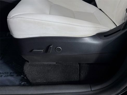 Used 2021 Tesla Model Y 2WD image 19