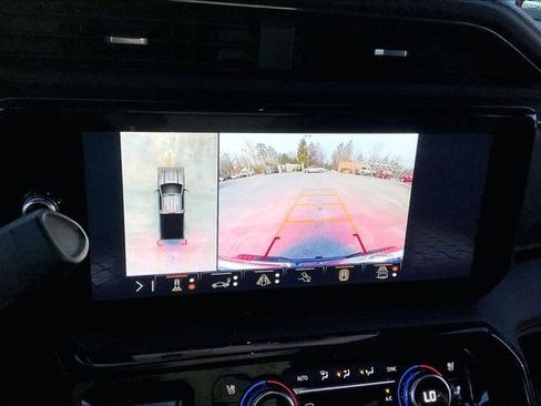 Used 2024 GMC Sierra 2500 AT4 w/ AT4 Premium Plus Package image 11