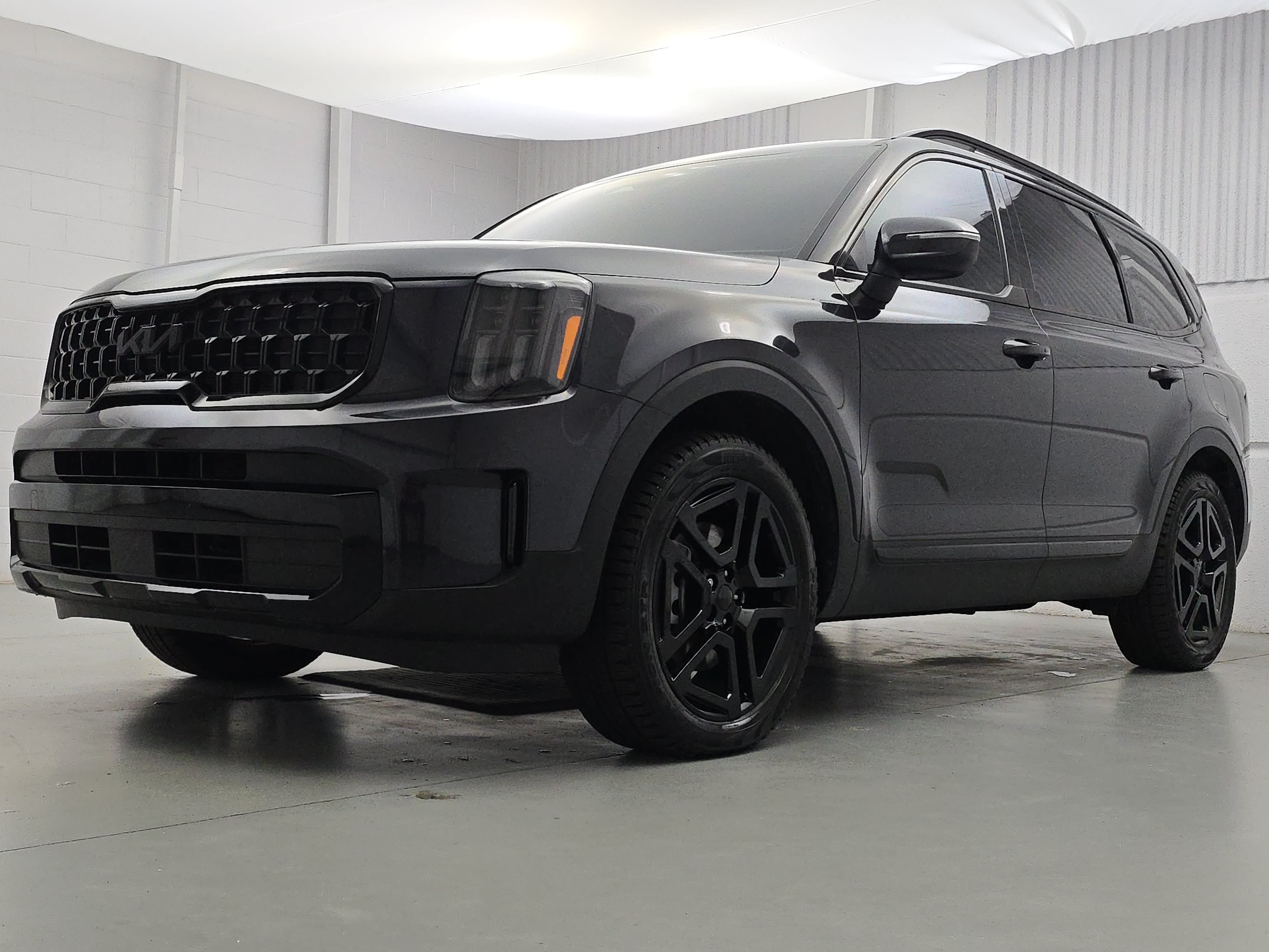Used 2025 Kia Telluride EX X-Line AWD/4WD image 1